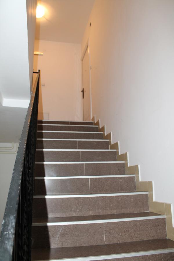 Calm Apartment เบลเกรด ภายนอก รูปภาพ
